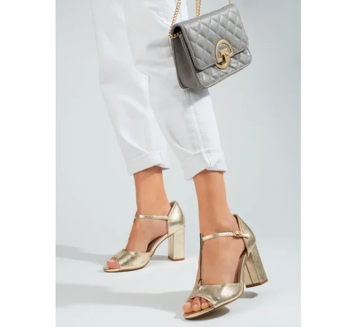 Módne zlaté dámske sandále na širokom podpätku Módne zlaté dámske sandále na širokom podpätku