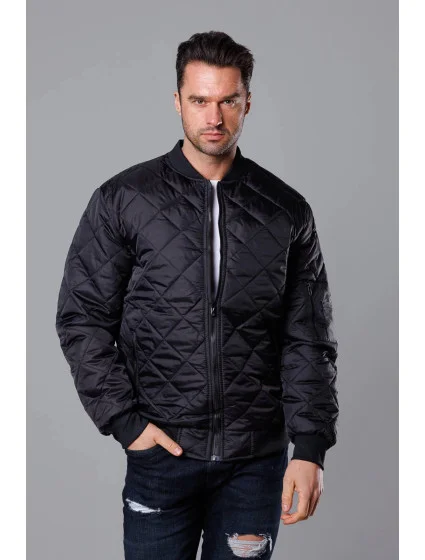 Černá prošívaná pánská bunda typu "bomber" model 18344879 - J.STYLE Černá prošívaná pánská bunda typu "bomber" model 18344879 - J.STYLE