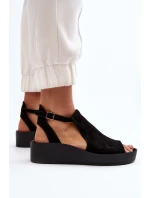 model 21646128 Dámské sandály z semiše Černé - Zazoo