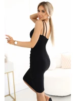 tužkové šaty s obálkovým výstřihem a ramínky černé model 21205485 - numoco