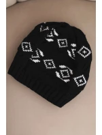 Dámska zimná vlnená čiapka s geometrickým vzorom K434 black + white
