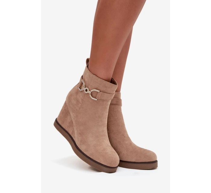 Dámské boty na platformě s ozdobným detailem béžové model 21711676 - Boto Dámské boty na platformě s ozdobným detailem béžové model 21711676 - Boto