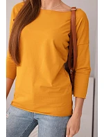 Dámska blúzka s lodičkovým výstrihom horčicovej farby