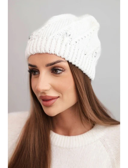 Dámska zimná vlnená čiapka s ozdobnými kryštálmi K461 biela