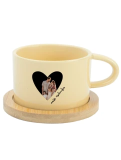 Personalizovaný keramický hrníček Makronka s výřezem fotky na podkladu