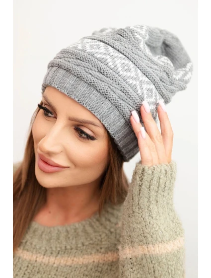 Dámska zimná čiapka so vzorom a vlnou K425 sivá Dámska zimná čiapka so vzorom a vlnou K425 sivá