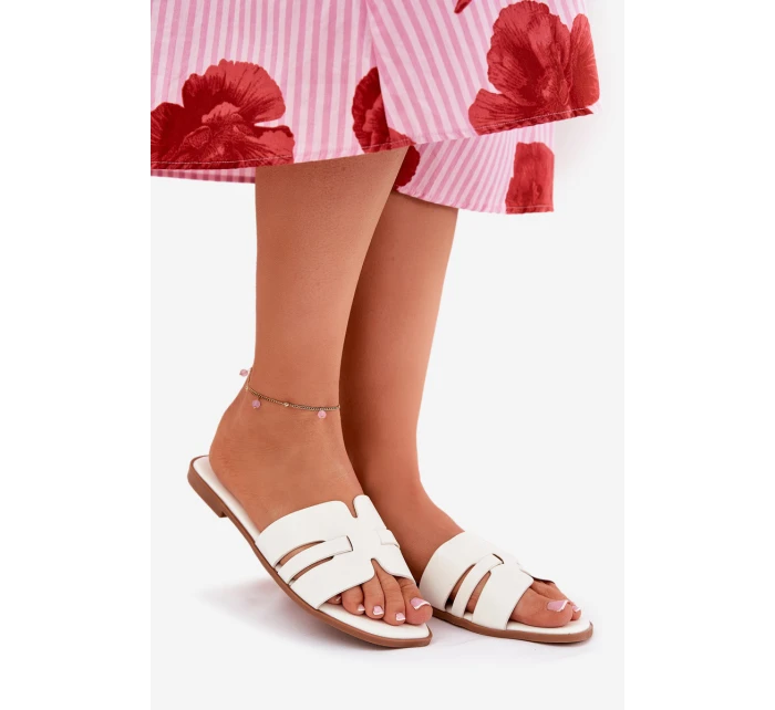 Dámské Pantofle Na Plochém Podpatku S Eko Kůže Bílé model 21688606 - Boto