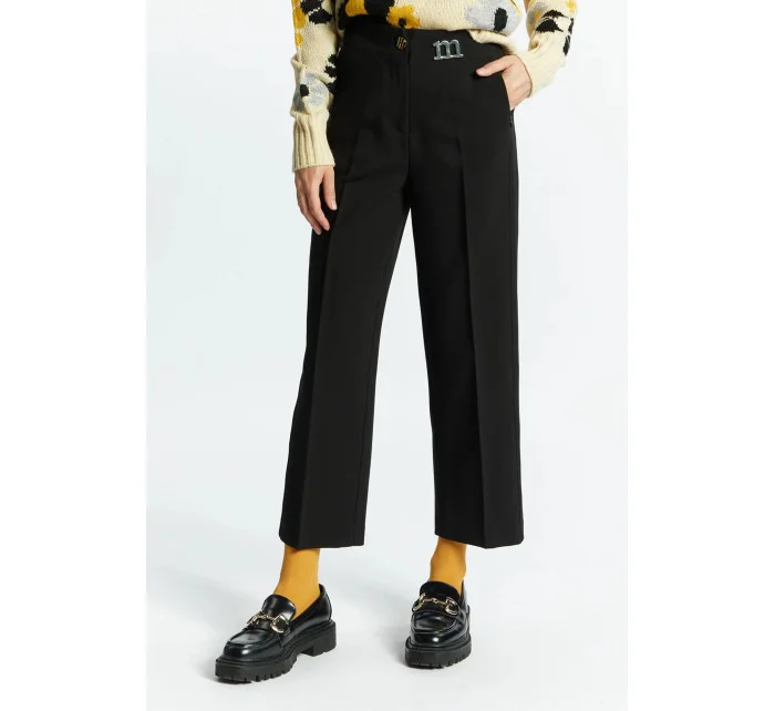 Dámske elegantné nohavice s logom značky / Čierna - Monnari