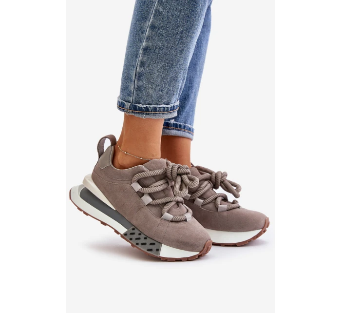 Semišové dámské sneakersy na platformě s šněrováním Artiker šedé model 21671668 - Boto Semišové dámské sneakersy na platformě s šněrováním Artiker šedé model 21671668 - Boto