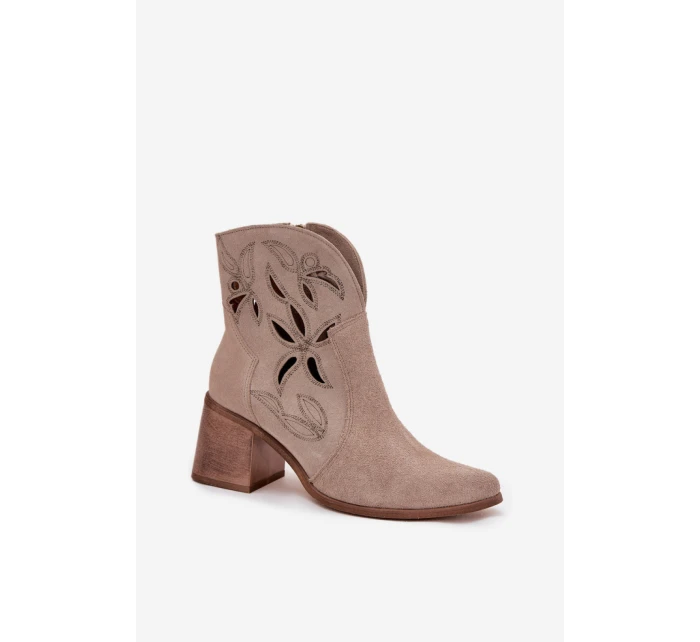 Topánky na podpätku model 222962 Krok vo veľkom štýle Topánky na podpätku model 222962 Krok vo veľkom štýle