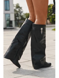 Dámské kozačky na platformě s páskem a stříbrným detailem Eko kůže Černé model 21709614 - Boto