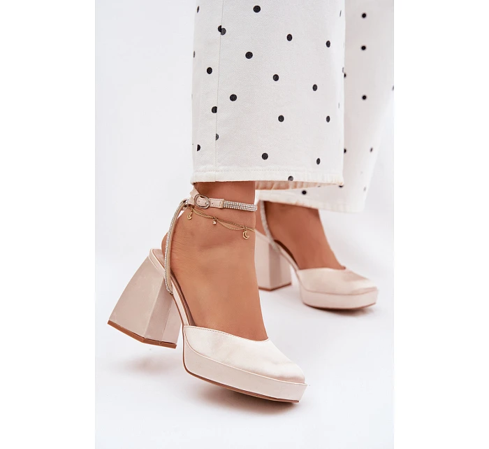 Dámské sandály na podpatku typu sloupek s páskem se šperky Zlaté Seraphina