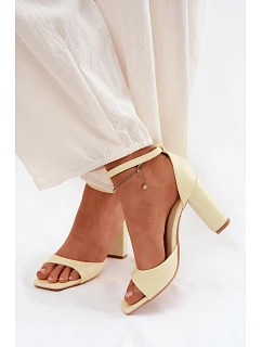 Dámské sandály na podpatku z umělé kůže žluté model 22122806 - Boto