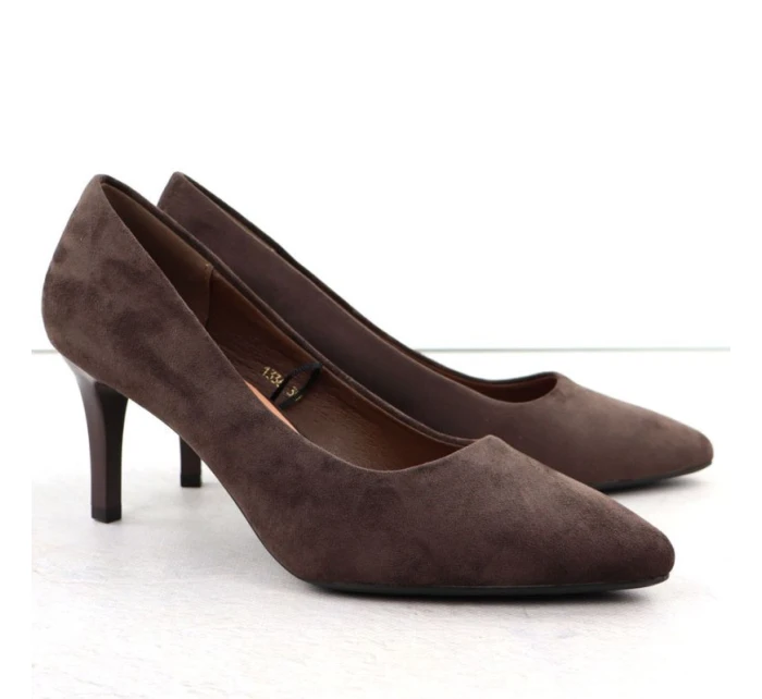 Dámské čokoládové semišové lodičky na jehlovém podpatku Sergio model 21906220 - LEONE