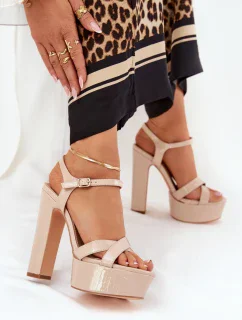Sandále na podpätku model 210802 Krok vo veľkom štýle