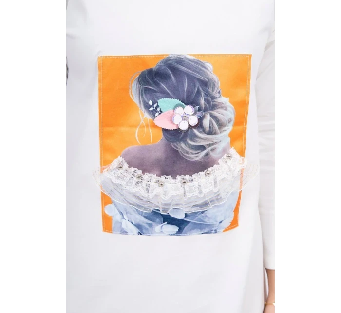 Šaty s 3D v barvě ecru model 18744132 - K-Fashion Šaty s 3D v barvě ecru model 18744132 - K-Fashion