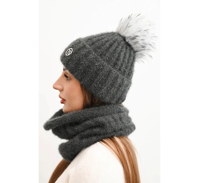 Dámska zimná súprava s bambulou a ohrievačom krku graphite