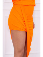 Asymetrické šaty v neónovej oranžovej farbe