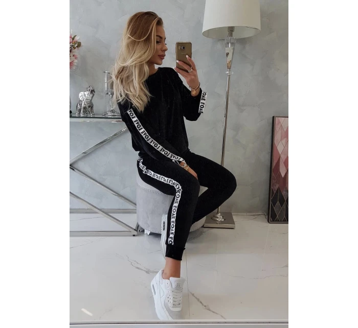 Láska velúrová súprava čierna