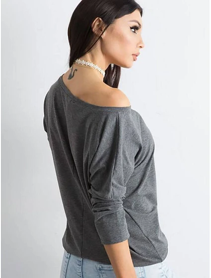 Tmavě šedá volná dámská halenka se zavazováním na spodním model 19552518 - Factory Price Tmavě šedá volná dámská halenka se zavazováním na spodním model 19552518 - Factory Price