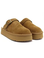 Dámské kožené zateplené žabky na platformě v barvě model 22403478 - Big Star Dámské kožené zateplené žabky na platformě v barvě model 22403478 - Big Star