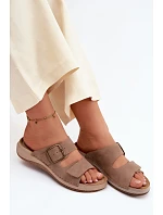 Dámské pantofle s přezkou a suchým zipem  světle hnědé model 22133536 - Inblu