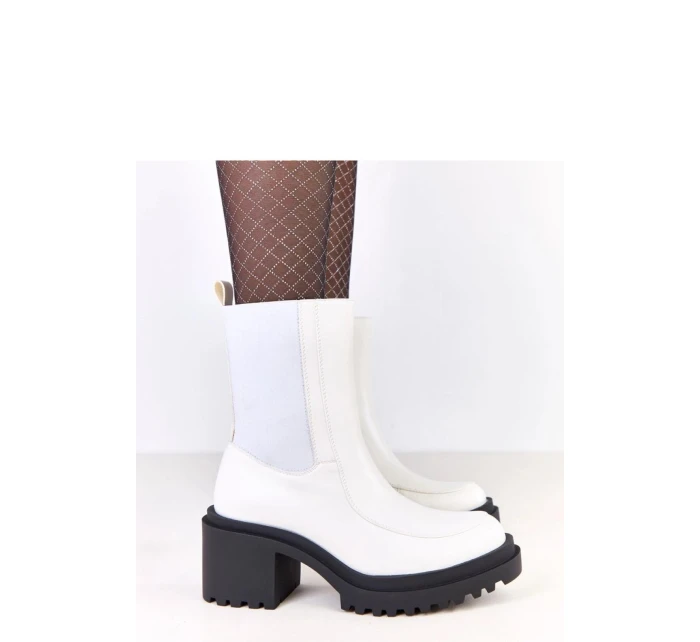 Topánky na podpätku model 219415 Solea