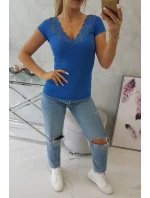 Blúzka s čipkovým výstrihom nevädze modrá