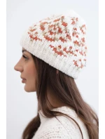Dámska zimná čiapka s farebnými vzormi a hrubým úpletom K353 white+orange