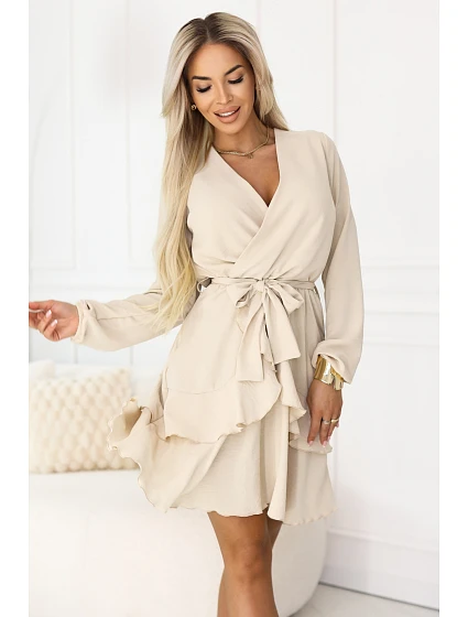 model 22102276 Smyslné mini šaty s obálkovým výstřihem béžové - numoco