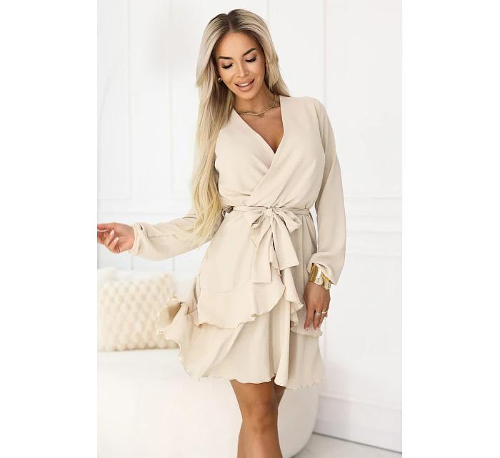 model 22102276 Smyslné mini šaty s obálkovým výstřihem béžové - numoco