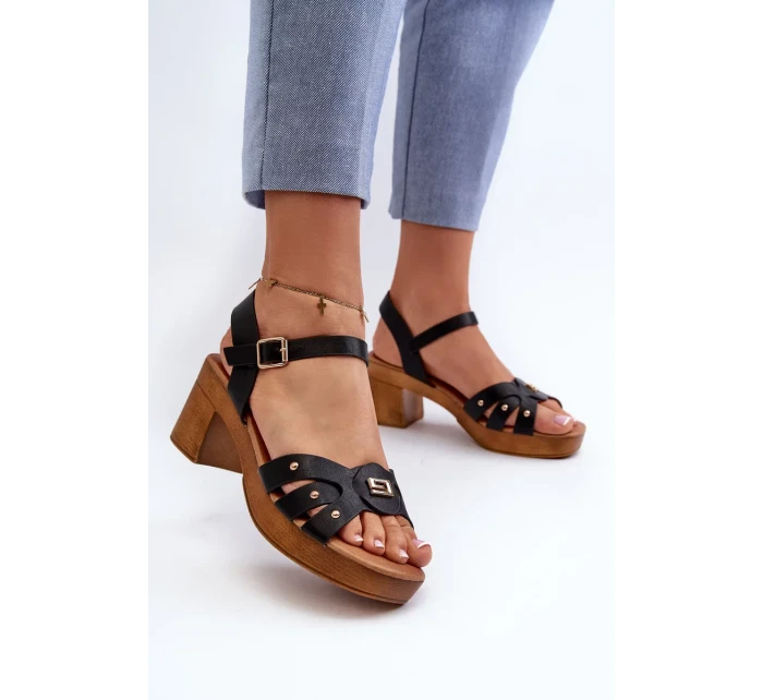 Dámske sandále na vysokom podpätku z ekokože, čierne Assames