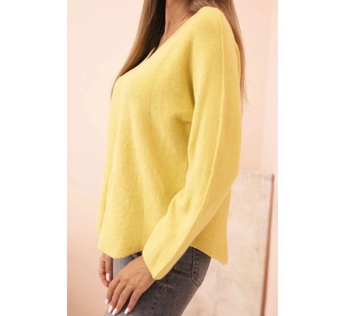 Dámsky viskózový sveter s výstrihom do V žltý