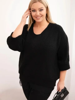 Dámsky sveter s výstrihom do V a viskózová blúzka s čipkovaným lemom čierna