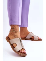 Damskie Klapki Z Ozdobnym Zamkiem Beżowe Lemar Clarence Damskie Klapki Z Ozdobnym Zamkiem Beżowe Lemar Clarence