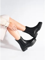 Pěkné dámské kotníčkové boty černé na plochém podpatku Pěkné dámské kotníčkové boty černé na plochém podpatku