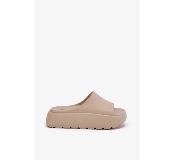 Dámske penové papuče na platforme - béžové