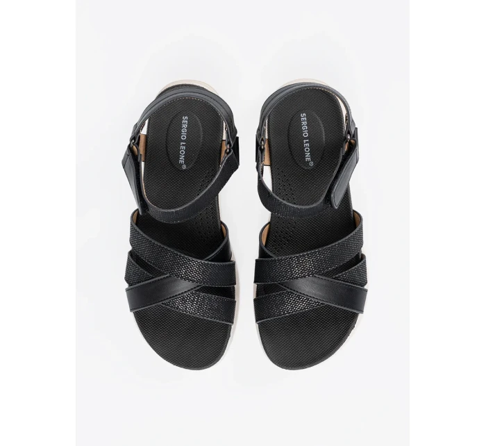 Praktické čierne sandále na platforme pre ženy Praktické čierne sandále na platforme pre ženy