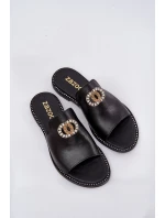 Eleganckie Skórzane Klapki Damskie Z Ozdobą Zazoo 3008 Czarne