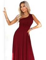 model 21798969 Dlouhé třpytivé večerní šaty na jedno rameno vínové - numoco basic