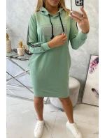 Šaty s reflexnou potlačou tmavá mentolová