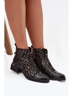 Lakované dámské kotníkové boty z pravé kůže na nízkém podpatku model 21713808 Černé - D&A