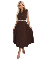 model 21232660 Elegantní midi košilka se zlatými knoflíky a páskem CHOCOLATE - numoco basic model 21232660 Elegantní midi košilka se zlatými knoflíky a páskem CHOCOLATE - numoco basic