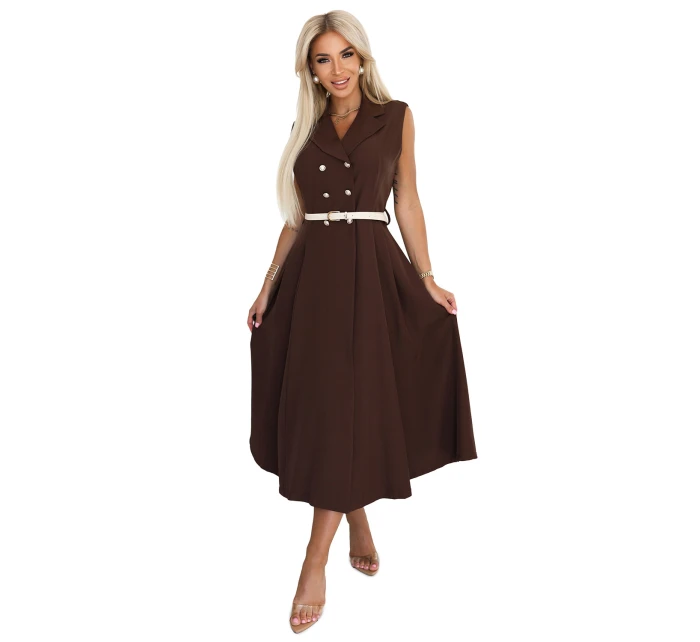 model 21232660 Elegantní midi košilka se zlatými knoflíky a páskem CHOCOLATE - numoco basic model 21232660 Elegantní midi košilka se zlatými knoflíky a páskem CHOCOLATE - numoco basic
