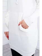 Šaty s ozdobnými volánky a kapucí ecru