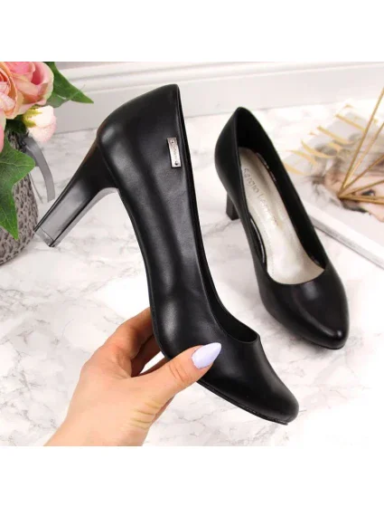 Čierne lodičky na podpätku W Sergio Leone