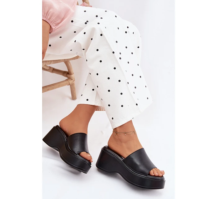 Dámské nazouváky na platformě Černé model 22107226 - Boto