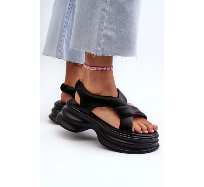 Dámske kožené sandále na robustnej podrážke čiernej farby GOE Dámske kožené sandále na robustnej podrážke čiernej farby GOE
