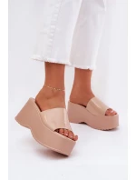 Lakierowane Klapki Damskie Na Platformie I Koturnie Beżowe Nellevia