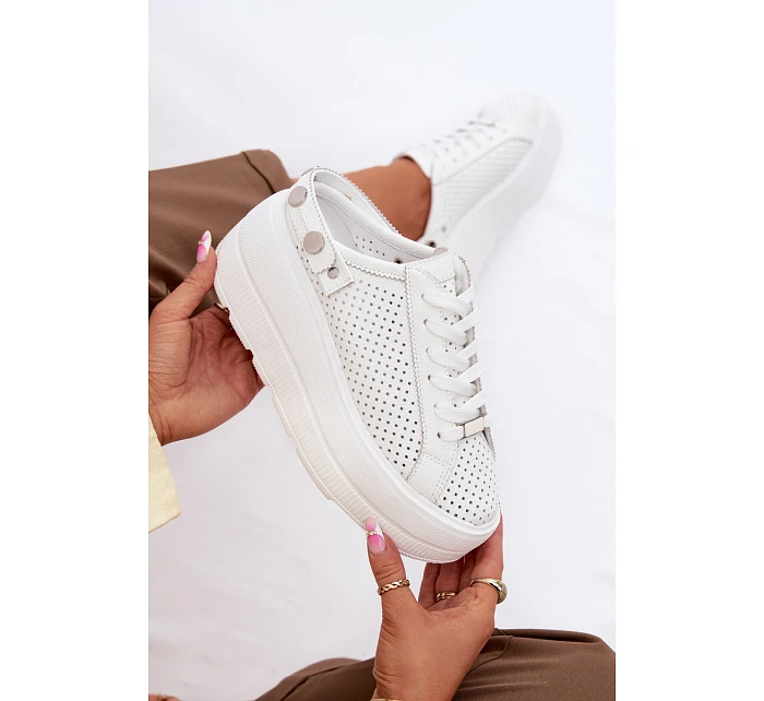 Kožené Ažurové Dámské Tenisky Na Platformě S Páskem Na Bílé model 22100286 - D&A Kožené Ažurové Dámské Tenisky Na Platformě S Páskem Na Bílé model 22100286 - D&A